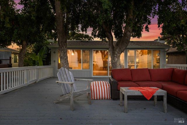 1636 Milton Rd, Napa, CA 94559