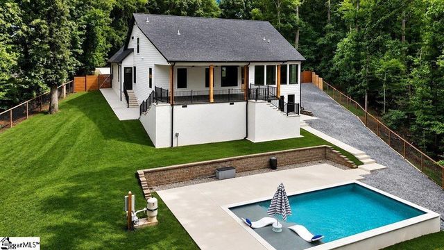 1422 Hunters Trail, Anderson, SC 29625