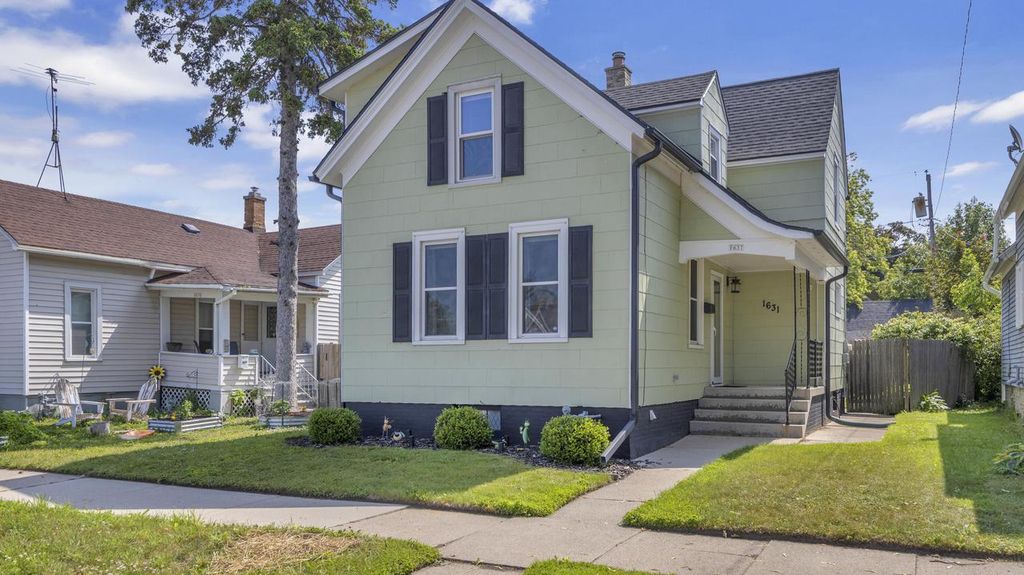 1631 Blocki COURT, Sheboygan, WI 53081