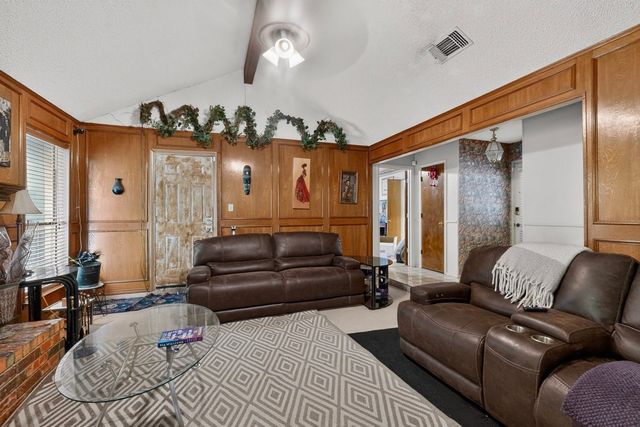 6403 Running Creek Drive, Arlington, TX 76001