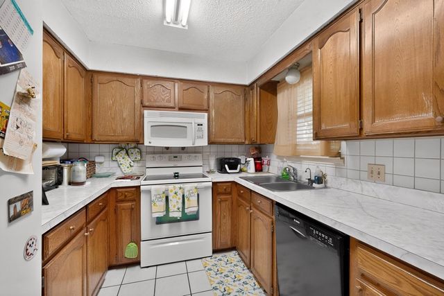 6403 Running Creek Drive, Arlington, TX 76001