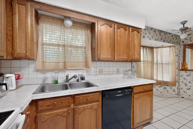 6403 Running Creek Drive, Arlington, TX 76001