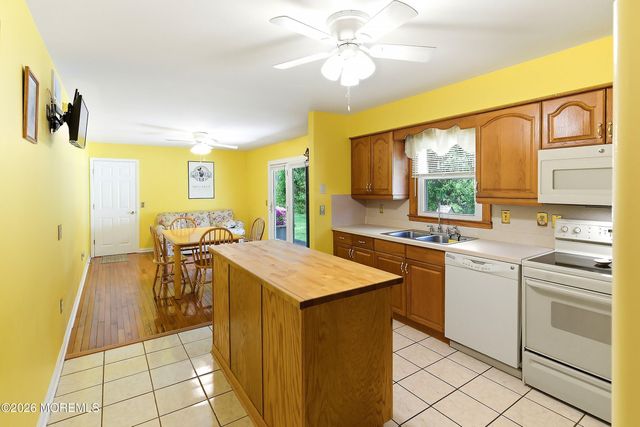 34 6th Street, Manchester, NJ 08759