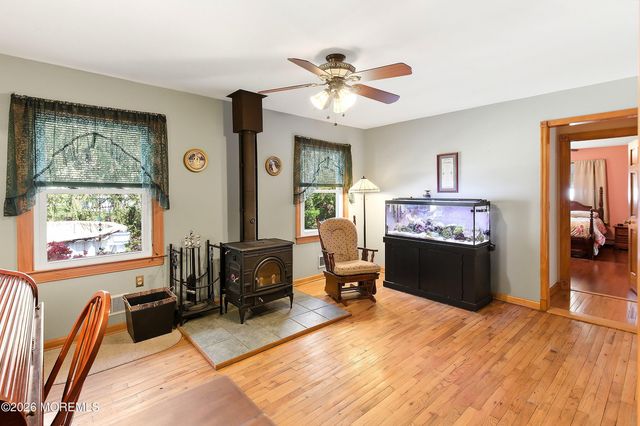 34 6th Street, Manchester, NJ 08759