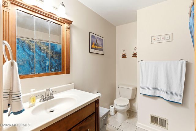 34 6th Street, Manchester, NJ 08759