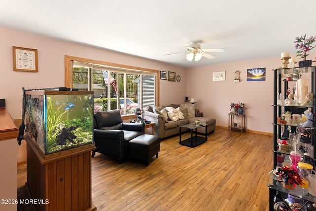 34 6th Street, Manchester, NJ 08759