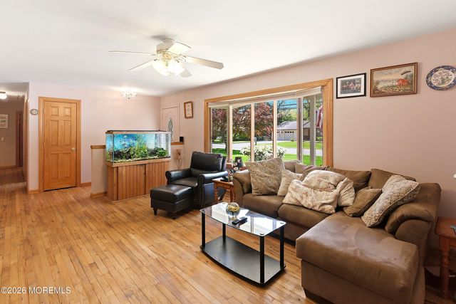 34 6th Street, Manchester, NJ 08759