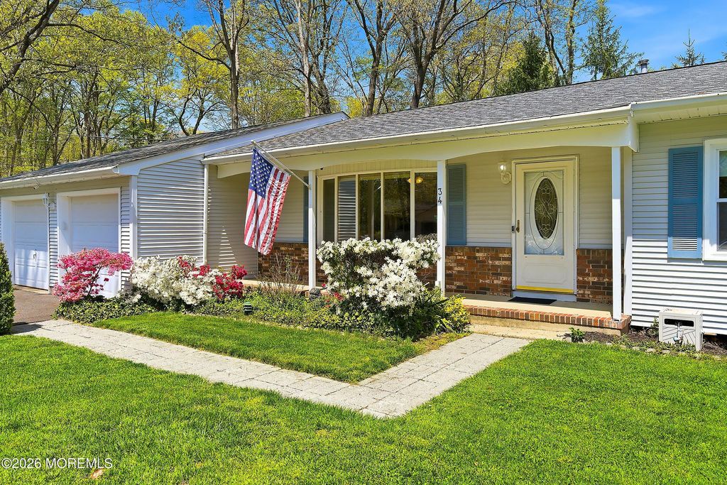 34 6th Street, Manchester, NJ 08759