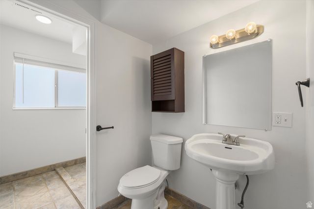 1362 E 5150 S, South Ogden, UT 84403