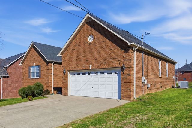105 Washer Dr, La Vergne, TN 37086
