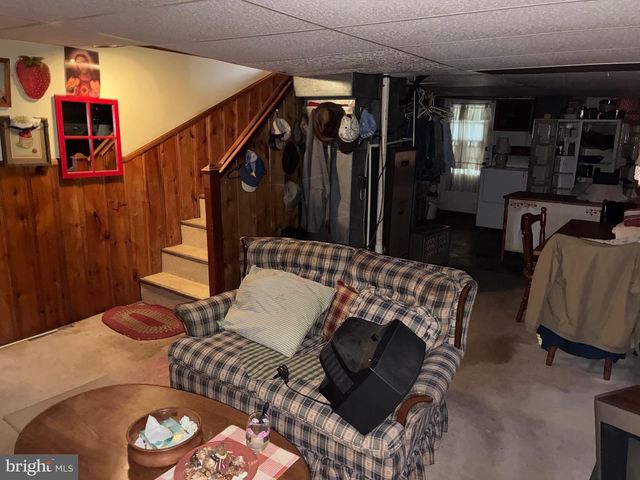 1111 JAMAICA RD, Lancaster, PA 17602