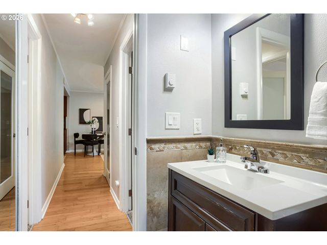 4830 Se STARK St 5, Portland, OR 97215