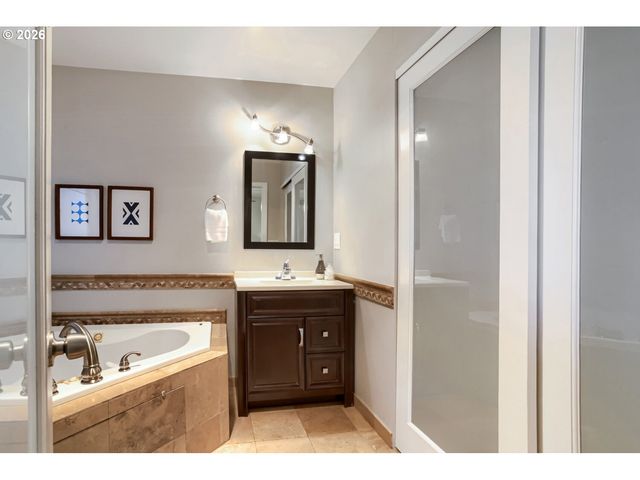 4830 Se STARK St 5, Portland, OR 97215