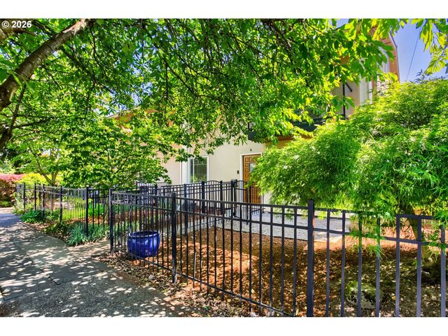 4830 Se STARK St 5, Portland, OR 97215