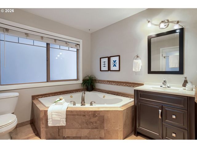 4830 Se STARK St 5, Portland, OR 97215