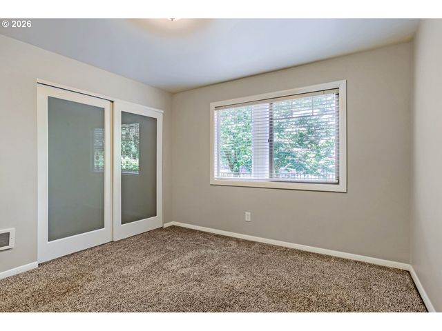 4830 Se STARK St 5, Portland, OR 97215