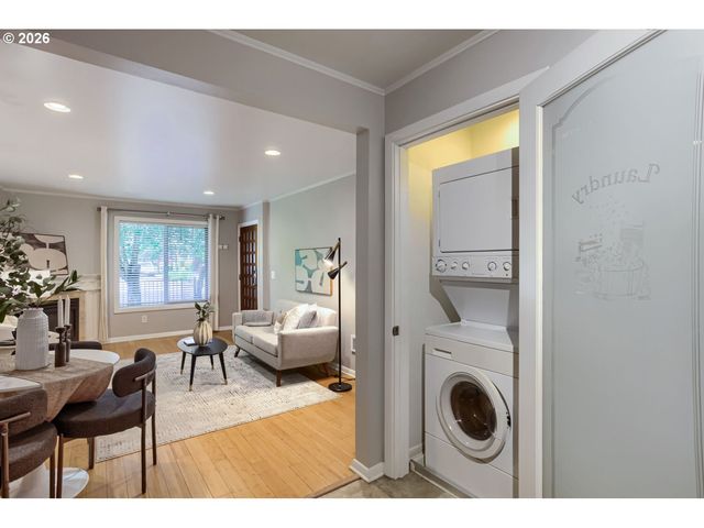 4830 Se STARK St 5, Portland, OR 97215