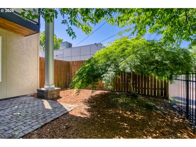 4830 Se STARK St 5, Portland, OR 97215