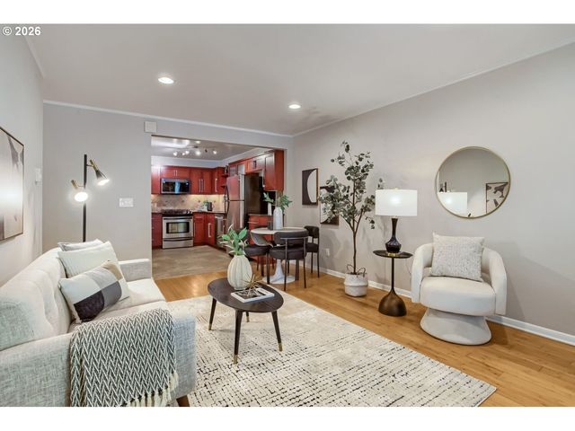 4830 Se STARK St 5, Portland, OR 97215