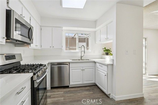 17800 Devonshire Street 6, Northridge (los Angeles), CA 91325