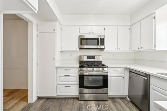 17800 Devonshire Street 6, Northridge (los Angeles), CA 91325