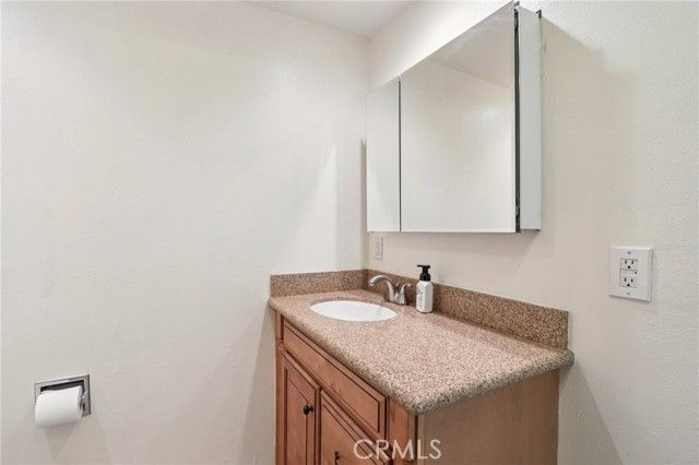 17800 Devonshire Street 6, Northridge (los Angeles), CA 91325