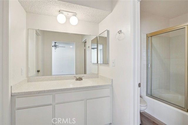 17800 Devonshire Street 6, Northridge (los Angeles), CA 91325