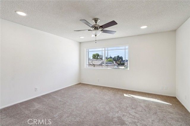 17800 Devonshire Street 6, Northridge (los Angeles), CA 91325