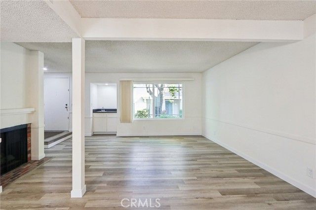 17800 Devonshire Street 6, Northridge (los Angeles), CA 91325