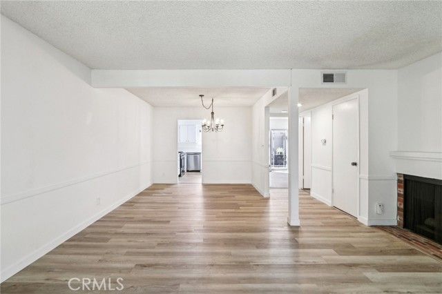 17800 Devonshire Street 6, Northridge (los Angeles), CA 91325