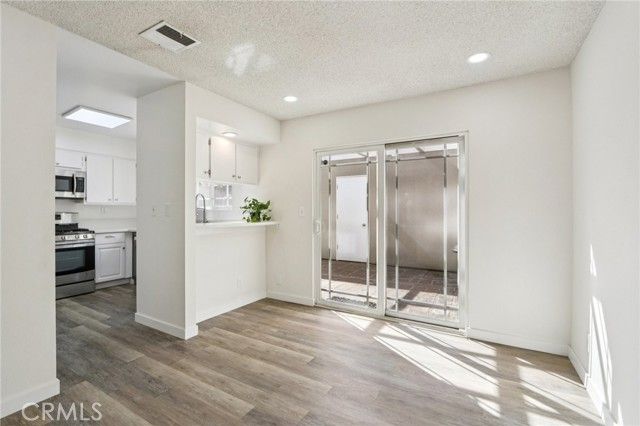 17800 Devonshire Street 6, Northridge (los Angeles), CA 91325