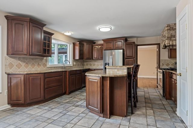 29 Marlborough Drive, Bloomfield Hills, MI 48302