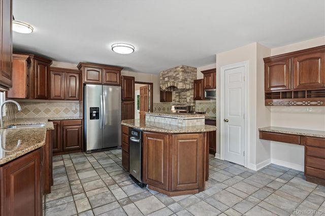 29 Marlborough Drive, Bloomfield Hills, MI 48302