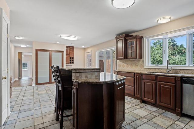 29 Marlborough Drive, Bloomfield Hills, MI 48302