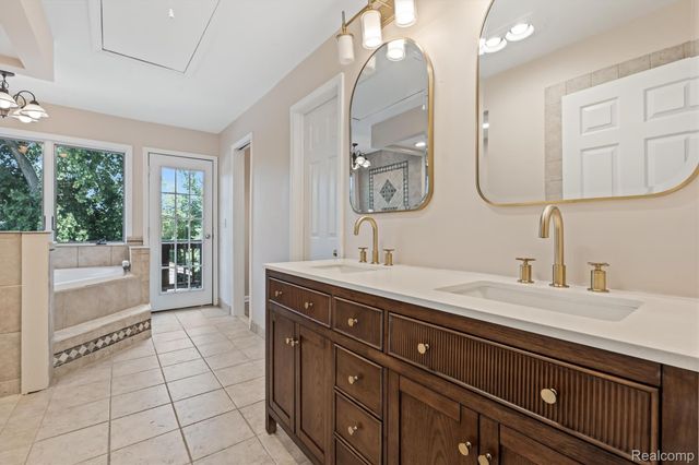 29 Marlborough Drive, Bloomfield Hills, MI 48302