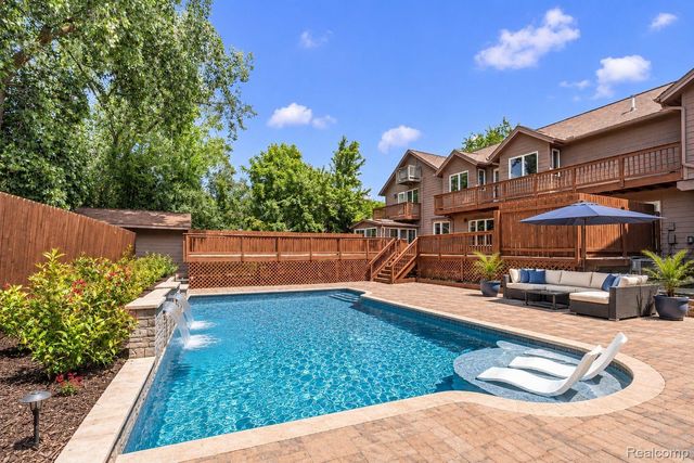 29 Marlborough Drive, Bloomfield Hills, MI 48302