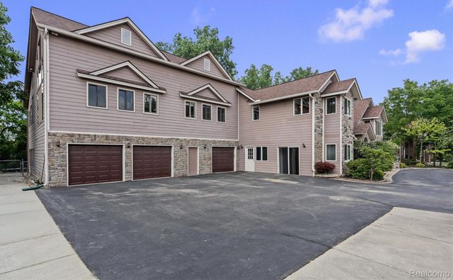 29 Marlborough Drive, Bloomfield Hills, MI 48302