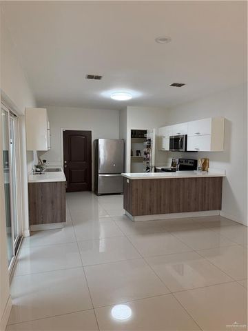 2205 S 6th Street, Mcallen, TX 78503