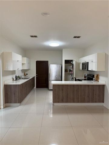 2205 S 6th Street, Mcallen, TX 78503