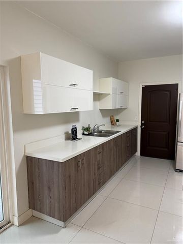 2205 S 6th Street, Mcallen, TX 78503