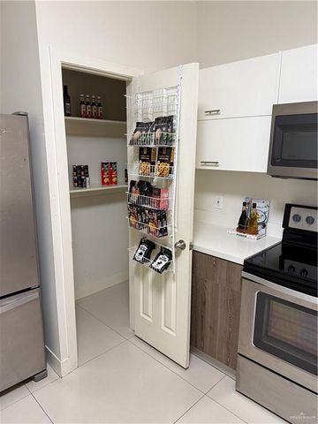 2205 S 6th Street, Mcallen, TX 78503