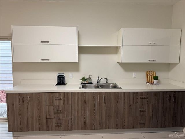 2205 S 6th Street, Mcallen, TX 78503