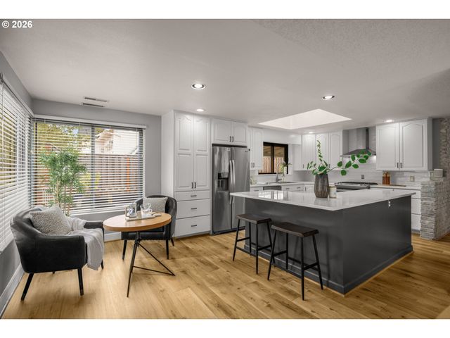 7427 Sw RUGER Ln, Portland, OR 97223