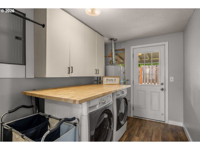 7427 Sw RUGER Ln, Portland, OR 97223