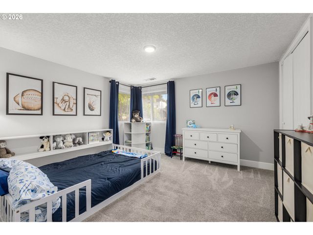 7427 Sw RUGER Ln, Portland, OR 97223