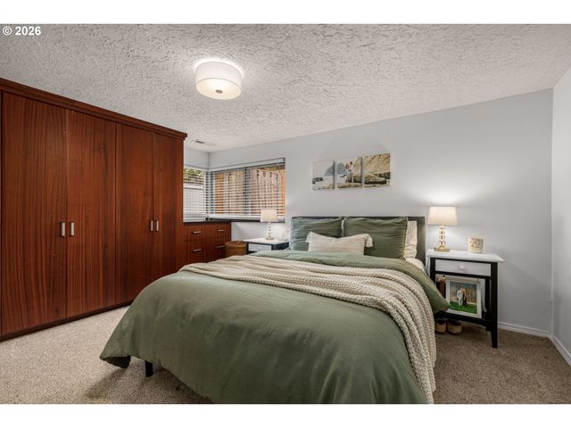 7427 Sw RUGER Ln, Portland, OR 97223