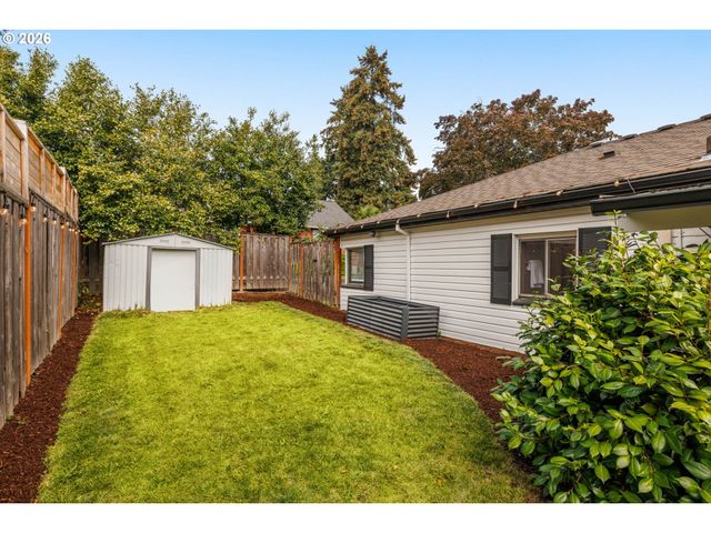 7427 Sw RUGER Ln, Portland, OR 97223