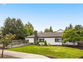 7427 Sw RUGER Ln, Portland, OR 97223