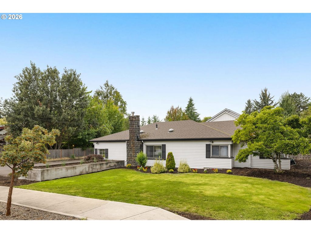7427 Sw RUGER Ln, Portland, OR 97223