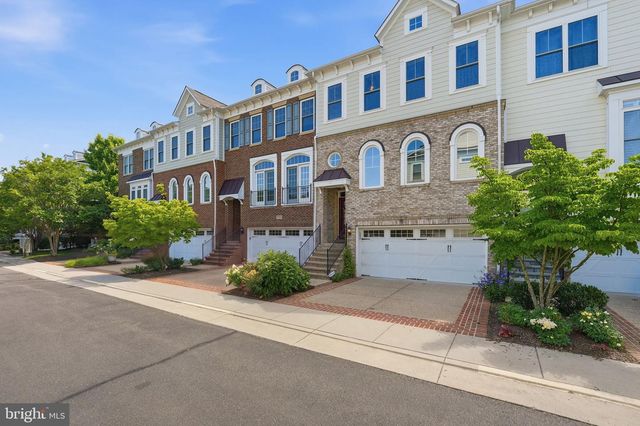 508 HOLLINGSWORTH TER, Herndon, VA 20170